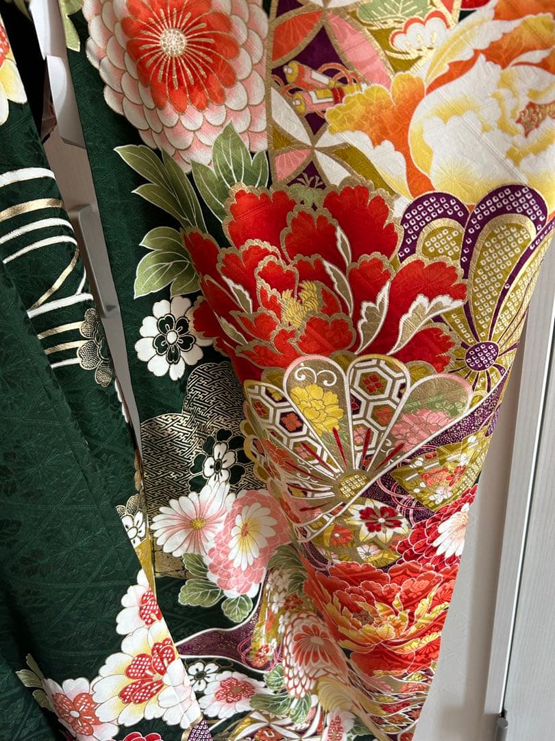 正絹振袖フルセット　古典柄 展示品　緑色　金彩　金刺繍　タグ付き　成人式