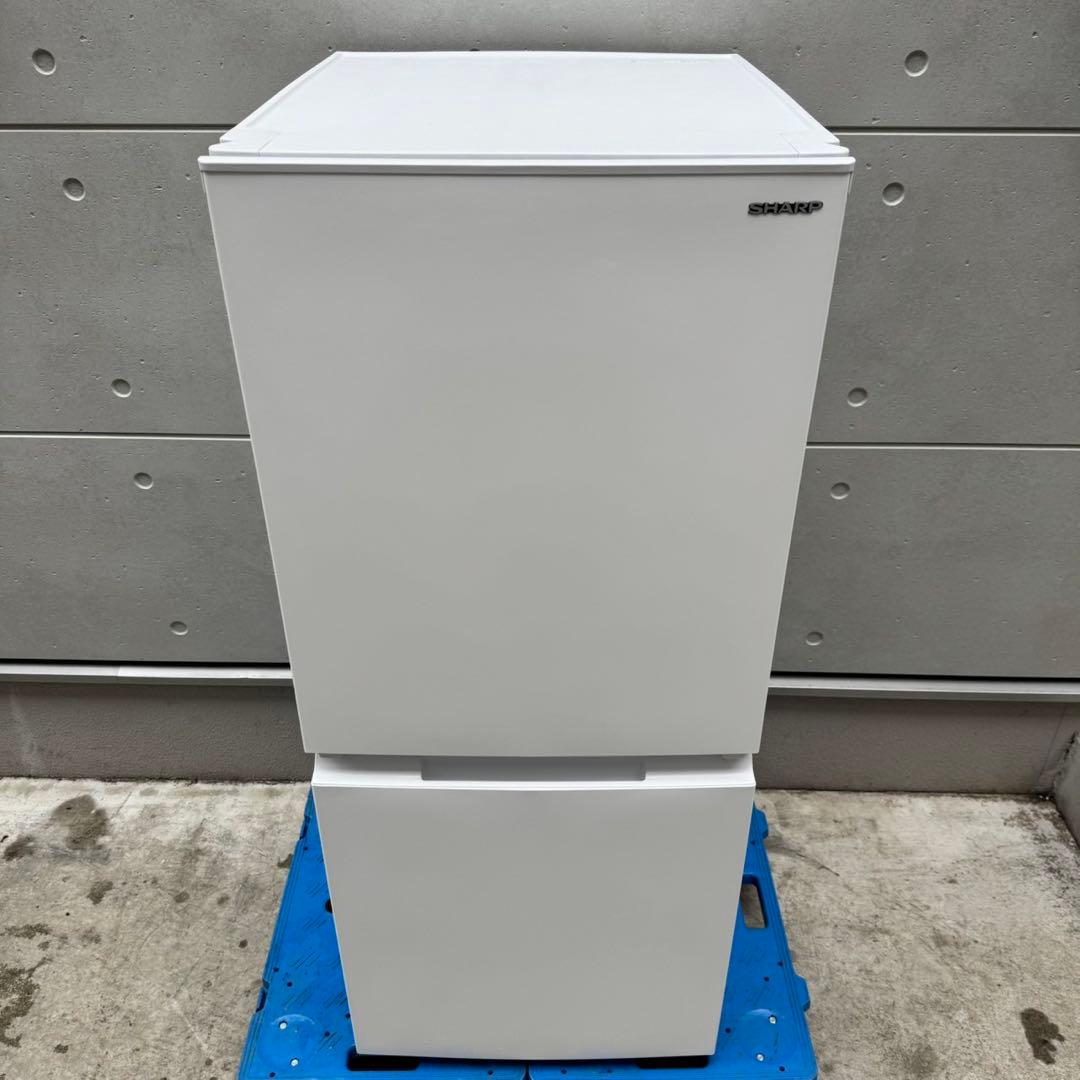 242⭐️2024年製美品★シャープ　冷蔵庫　右、左開き　自動霜取り　一人暮らし