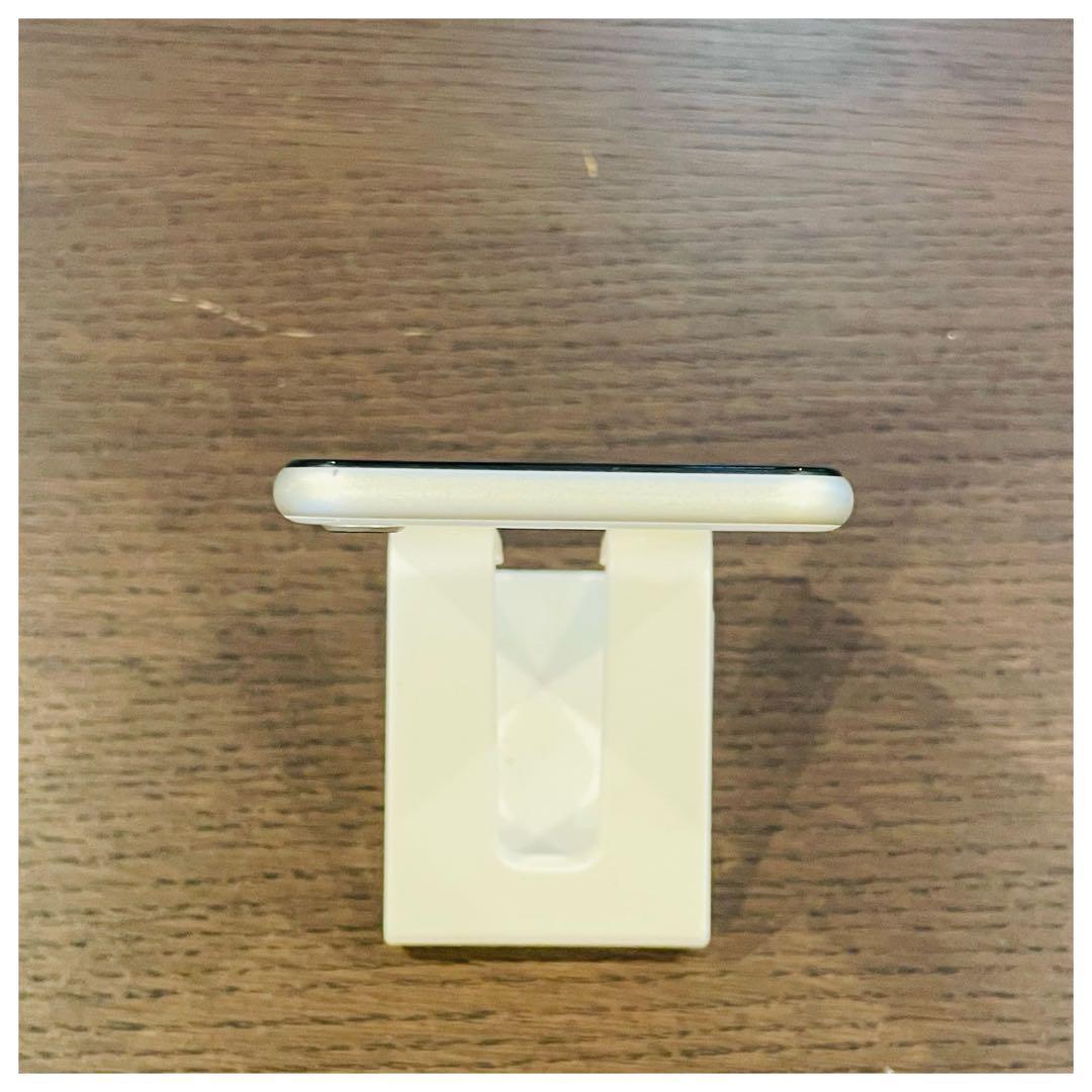 【美品】iPhoneSE3 本体 ホワイト 64GB SIMフリー 本体