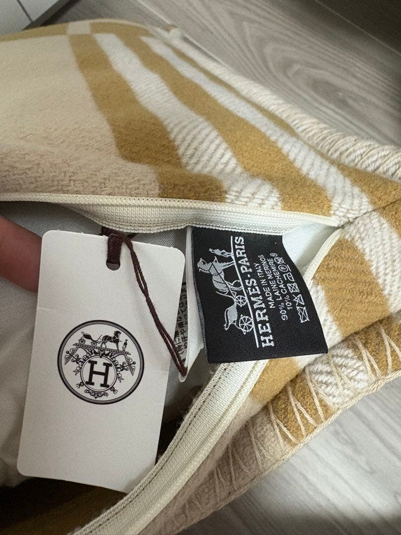 HERMES エルメス　クッション　イターク　キャメル　ベージュ