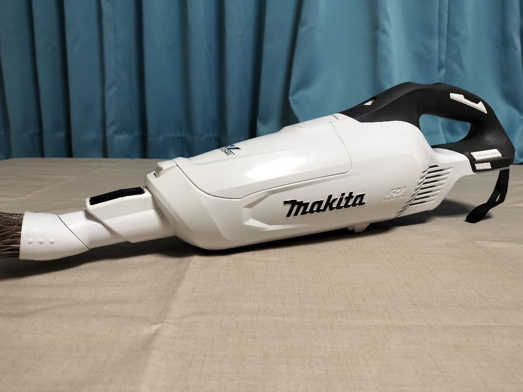 Makita CL282FD コードレス掃除機