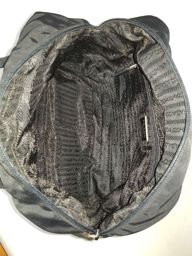 プラダ テスート ブラックナイロン ハンドバッグ/トートバッグ、レディース、