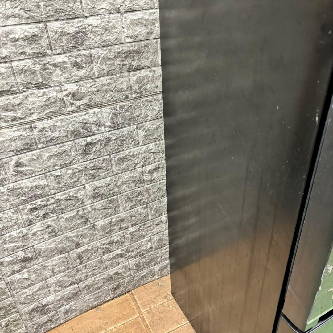 941 冷蔵庫　小型　一人暮らし　保証込　右開き　木目調　洗濯機も有　200L弱