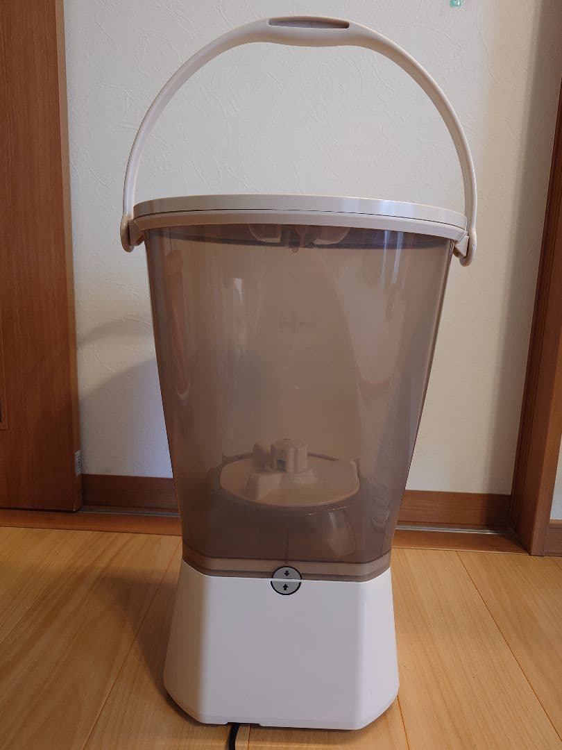 シービージャパン バケツ型 小型洗濯機 ブラッシュボーイ TOM-12 Pro