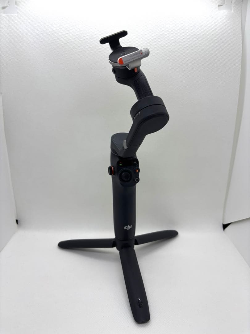 ほぼ未使用　DJI Osmo Mobile 6 スマートフォンスタビライザー