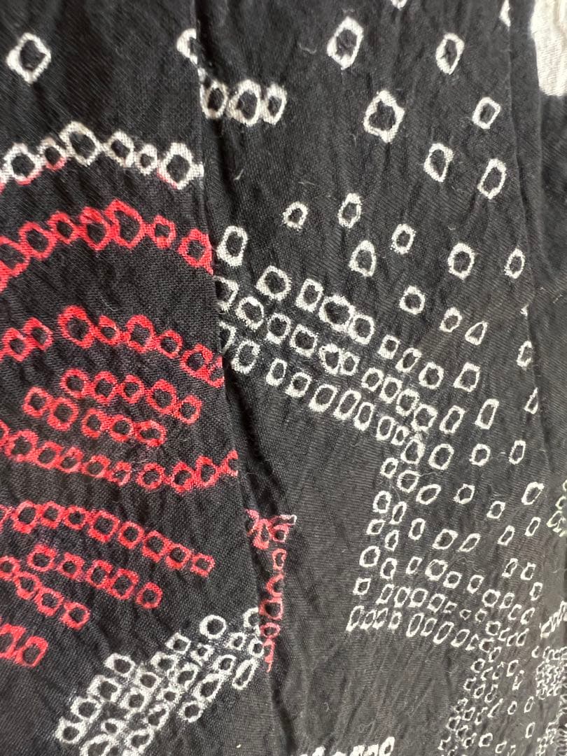 絞り浴衣　有松　おしゃれ　チョウ文様　美品　黒地