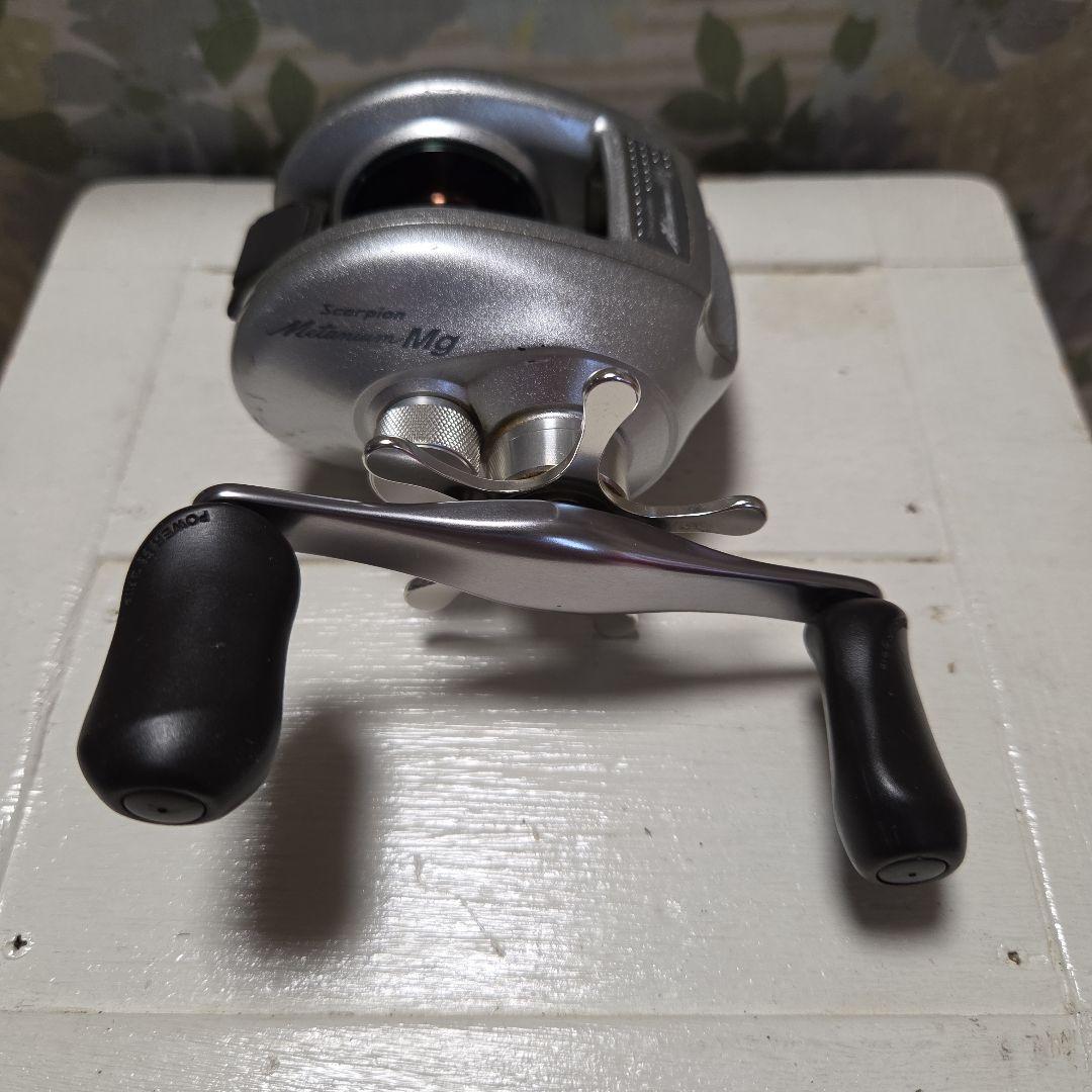 シマノ　メタニウムMg　右巻き　リール　年末セール