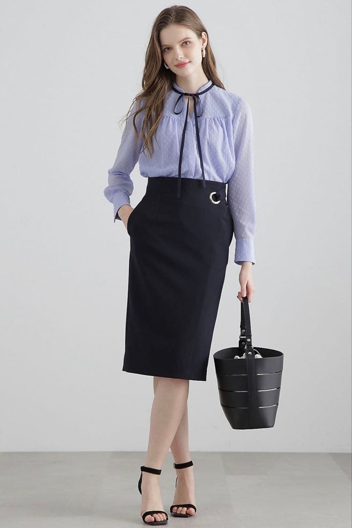 ピンキーアンドダイアン◆カットジャカードリボンブラウス ブルー 38