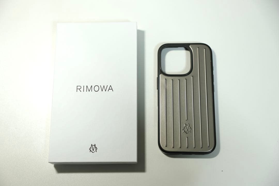 【希少品】RIMOWA iPhone16pro チタニウムケース
