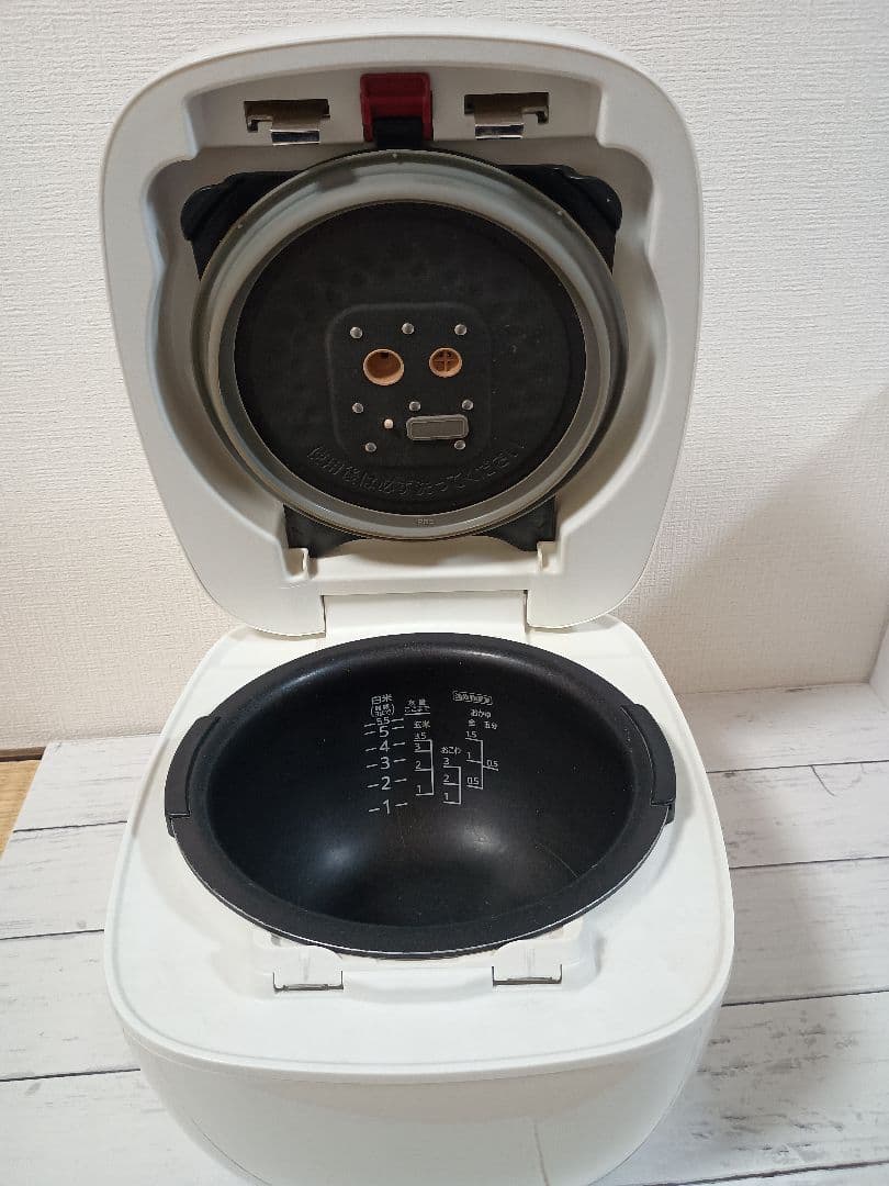 TIGER 圧力IH炊飯ジャー JPB-R100