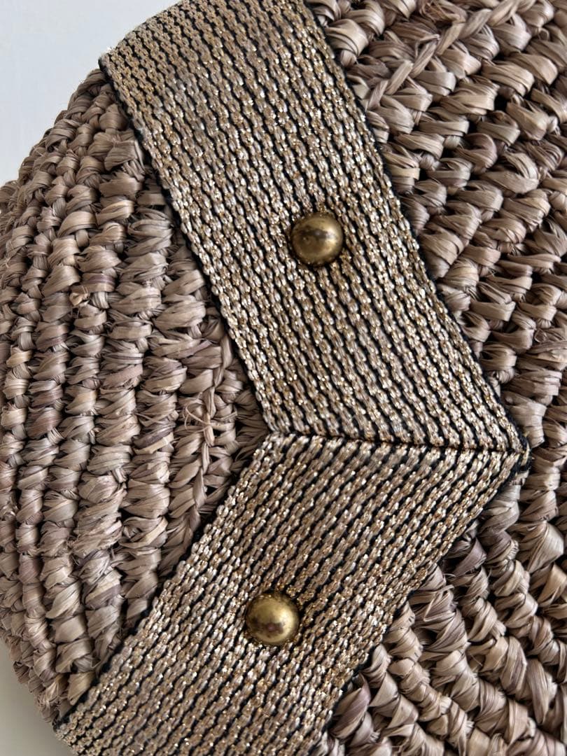 VIOLAD'ORO ゴールド　かごバッグ タッセル付き ヴィオラドーロ