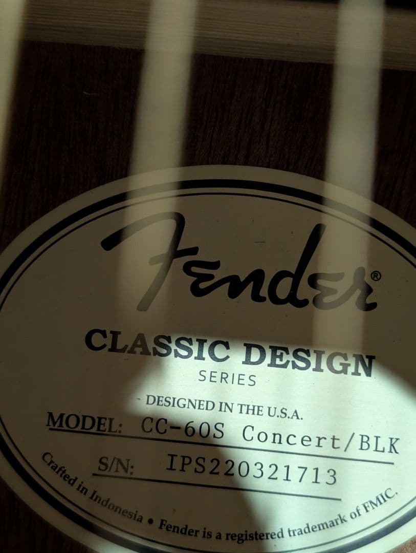 美品/Fender　CC-60S/BLK 改FISHMANエレアコ 弦低め