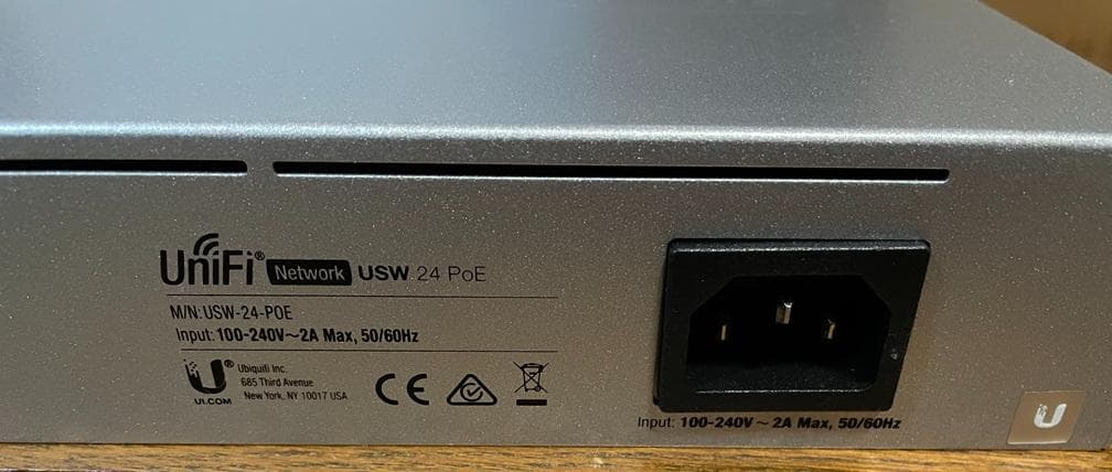 ルーター・ネットワーク機器 UniFi USW 24 PoE