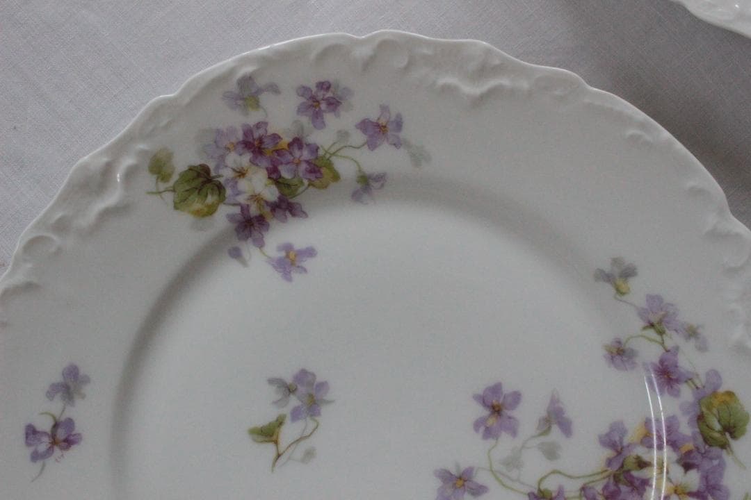 maman様2枚おまとめ　Limoges【リモージュ】スミレのデザートプレート