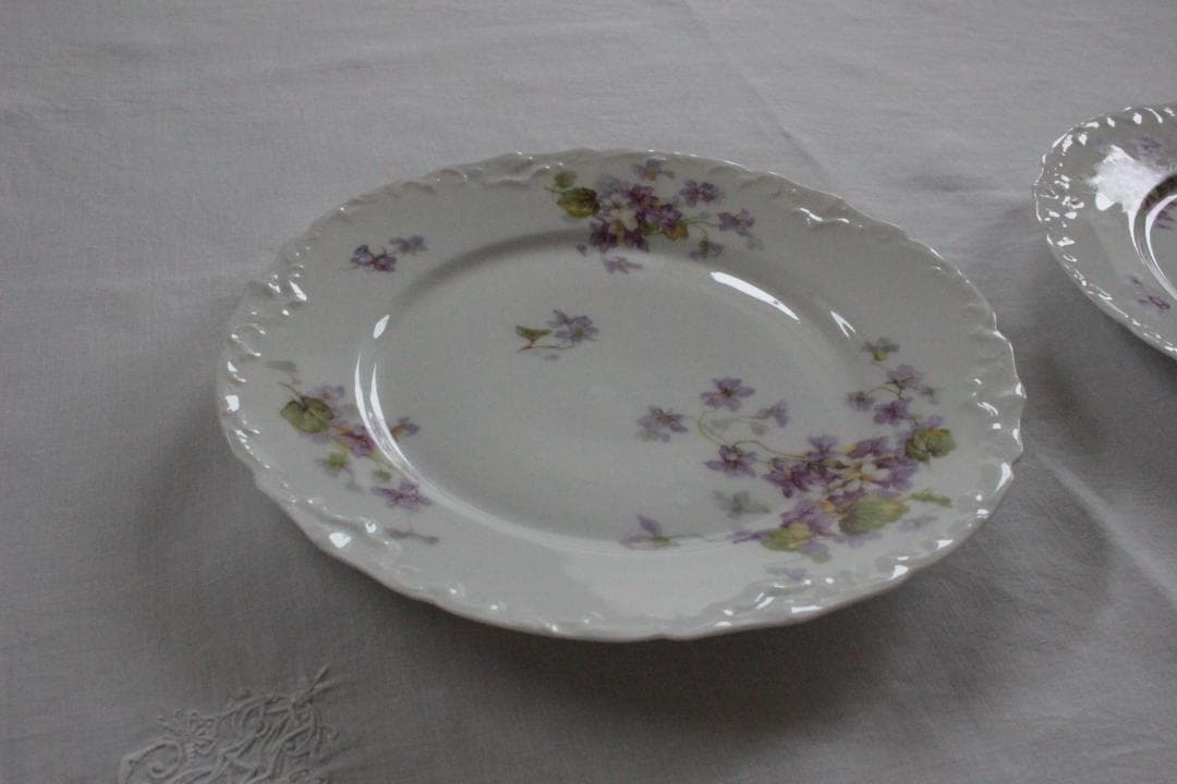 maman様2枚おまとめ　Limoges【リモージュ】スミレのデザートプレート
