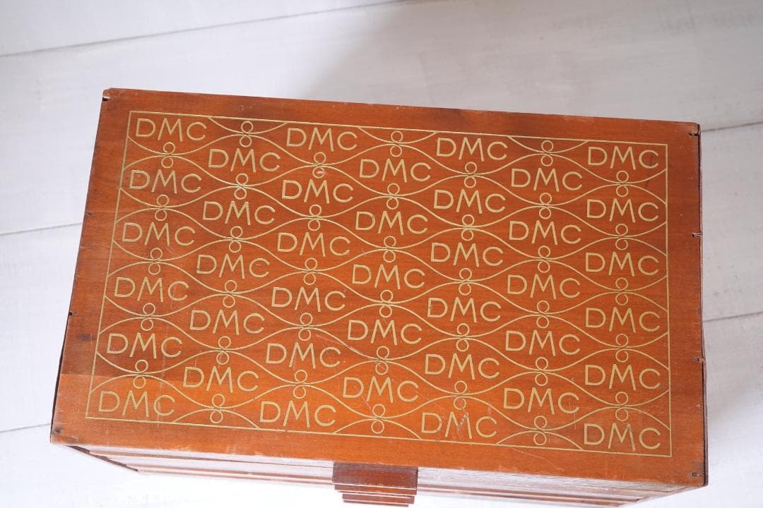 古い糸メーカーの引き出し フランス・DMC スプールキャビネット ウッドラック