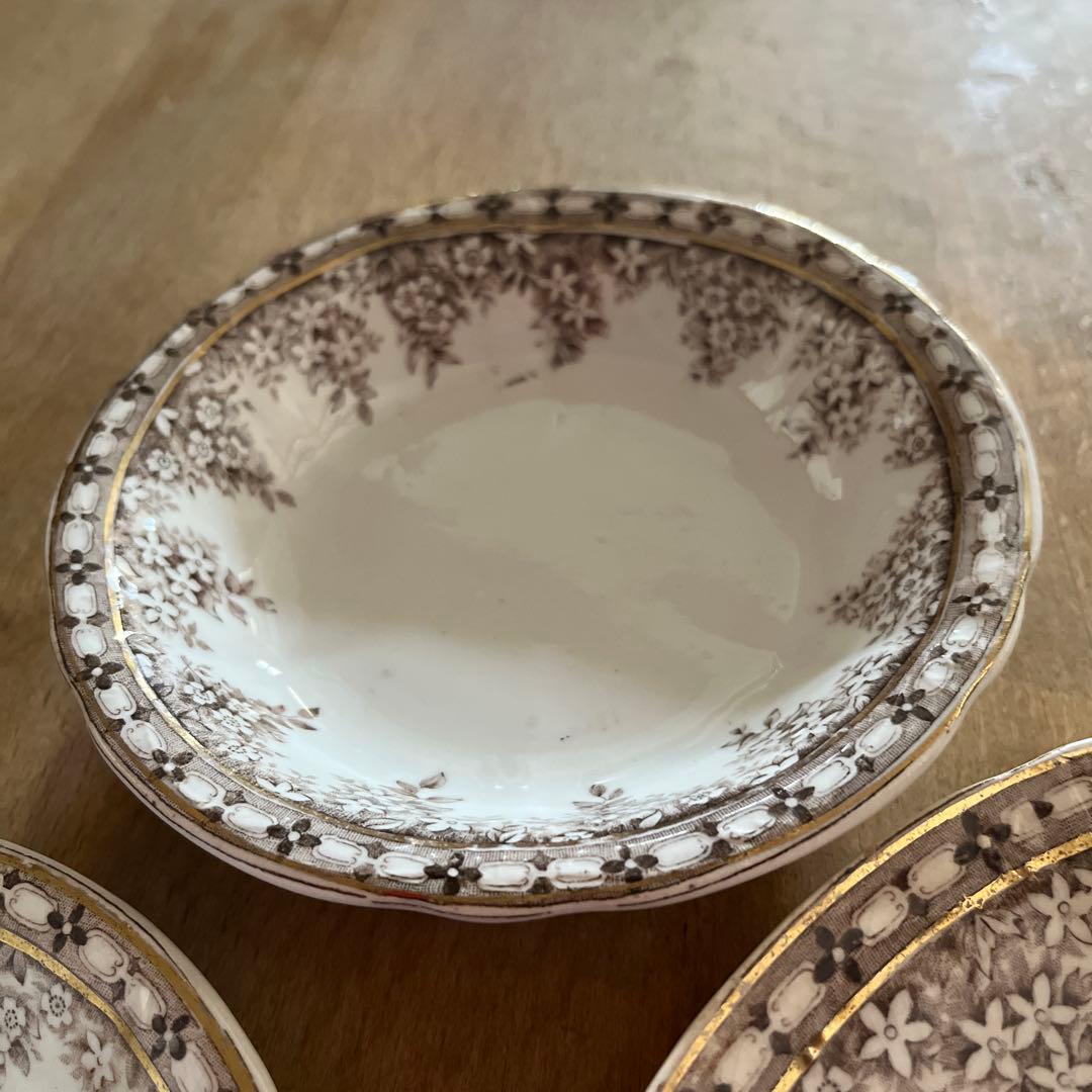 アンティーク　お花模様　カップ&ソーサー、ボウル、プレート4点セット