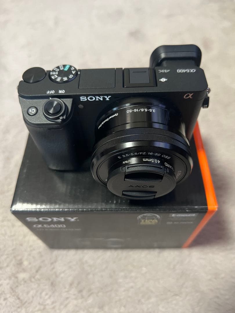 【美品】SONY α6400 パワーズームレンズキット　シャッター数1715回