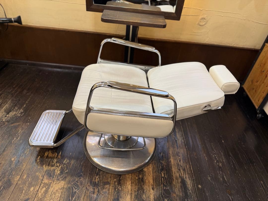 【多目的・プロ仕様】タカラベルモント リクライニングチェア 美容室 枕付 白