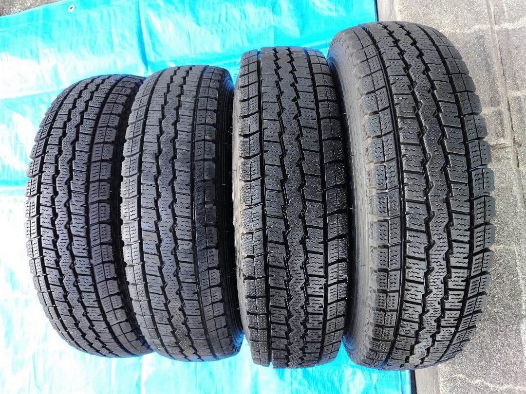 145R12・LT【2/2】軽トラ用スタッドレス・鉄ホイール付、２本分割