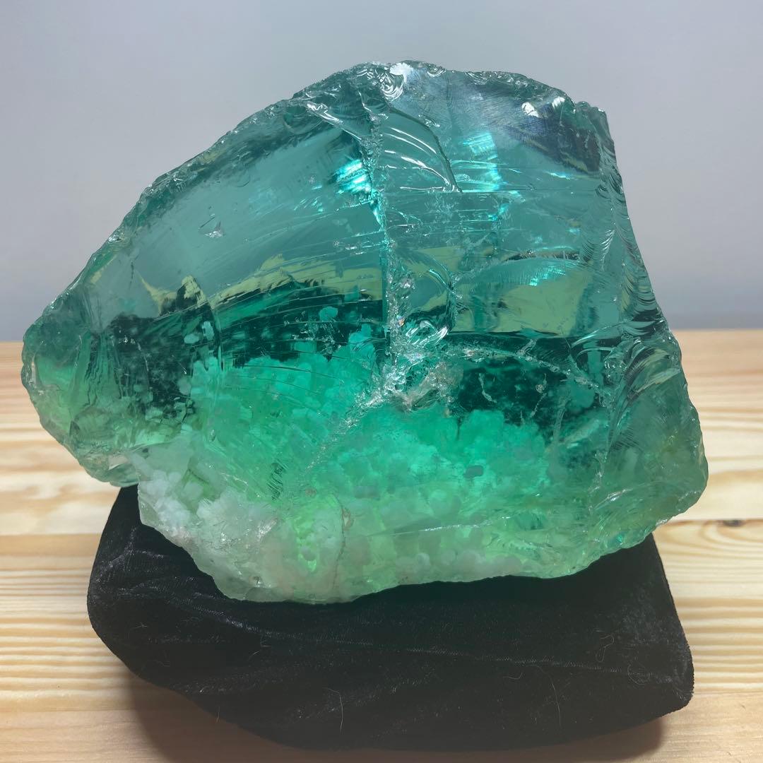 お値下げ　美品　アンダラクリスタル　インドネシア産　3026g