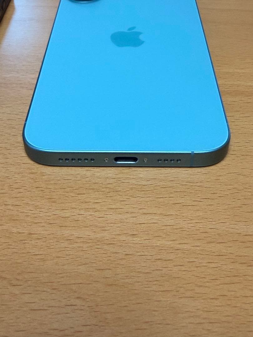 Apple iPhone 16 Plusティール　バッテリー100% ケース付き