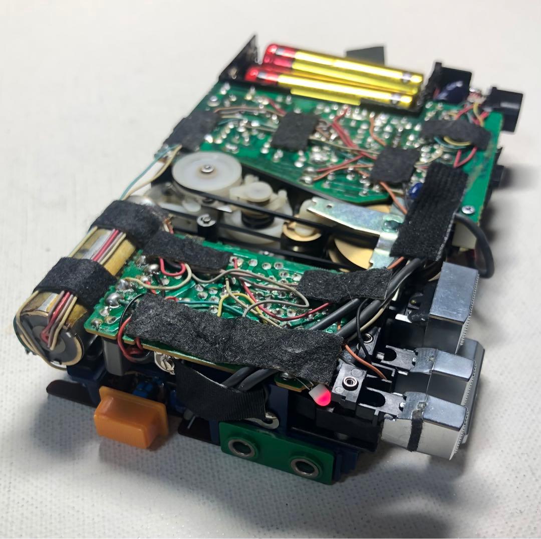 ジャンク品(通電)TPS-L2 ソニー初代カセットウォークマンJ