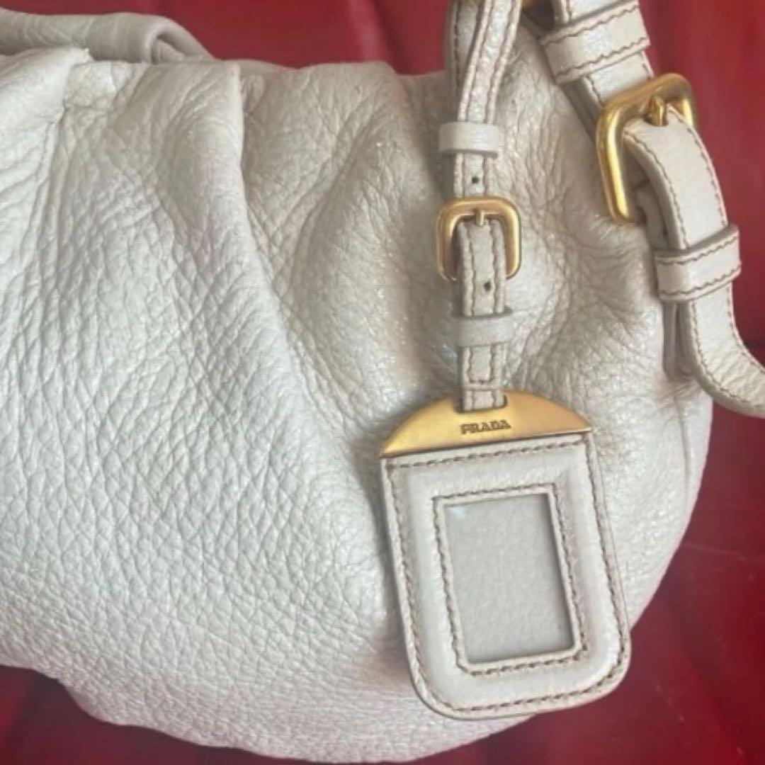 PRADA ホワイトレザー　ワンショルダーバッグ　プラダ