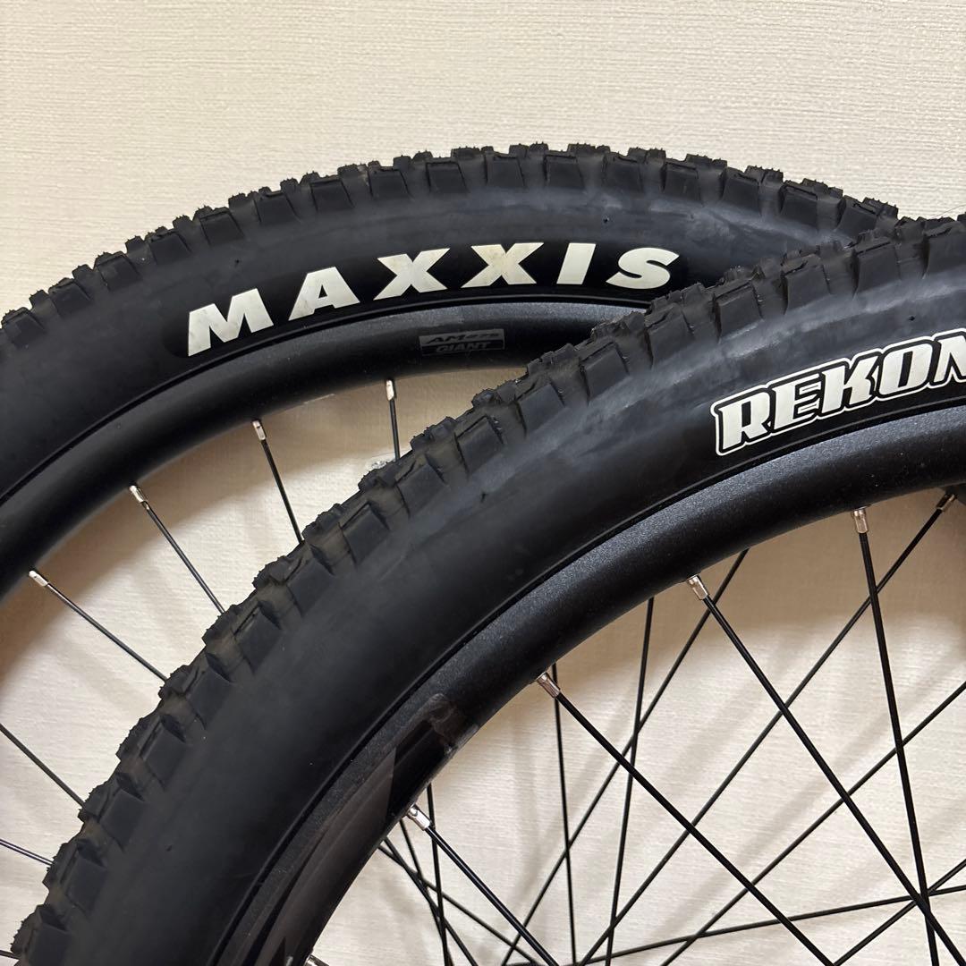 ジャイアント　Eファゾム　2023 純正品　タイヤ