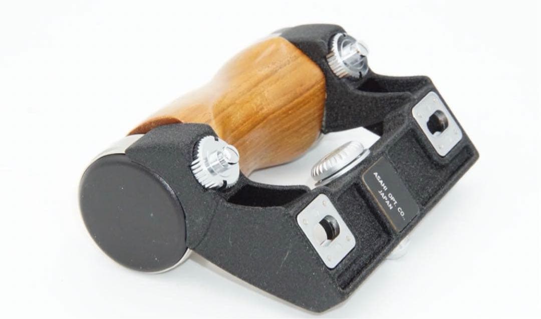 ペンタックス　PENTAX67 PENTAX6×7 ウッドグリップ　①