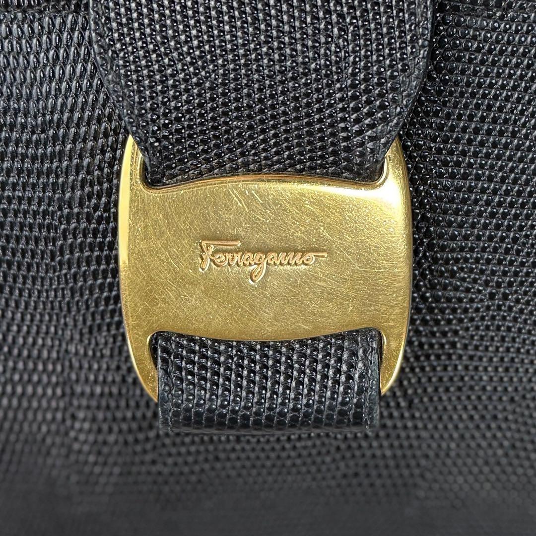人気♡ヴァラリボン♡フェラガモ リザード型押し レザー 2wayショルダーバッグ