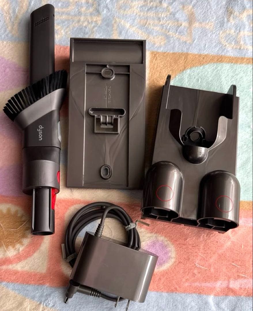 DysonハンディクリーナーSV21