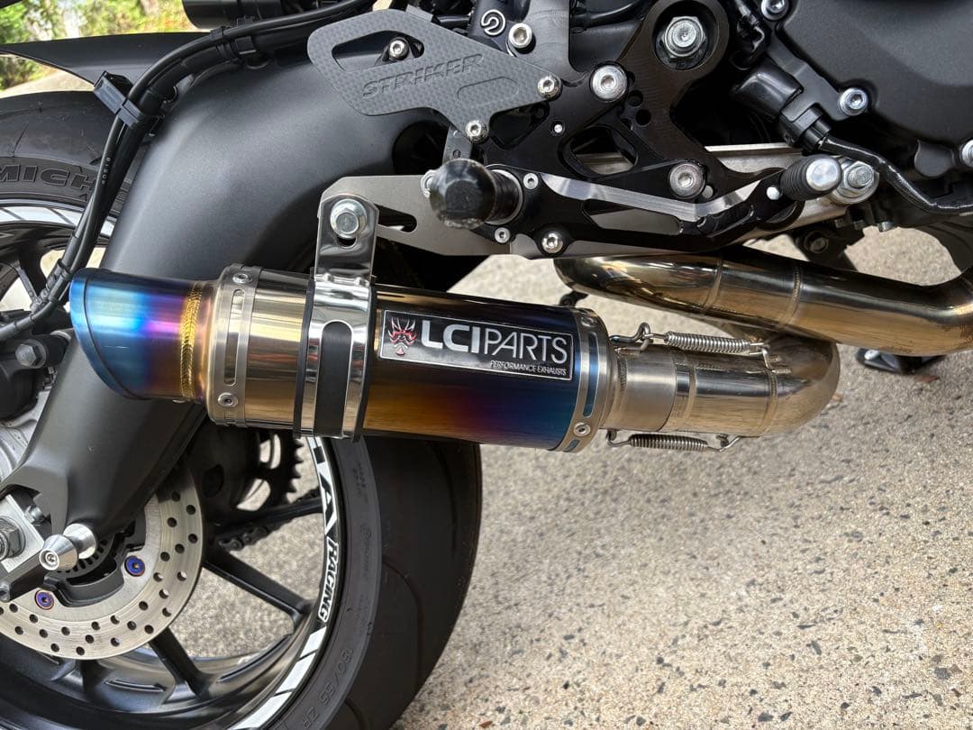 勝手にBlack Friday！ヤマハXSR900 LCIマフラー チタン