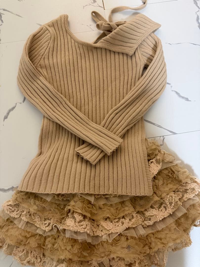 ダーリッチ　Darich ランダムフリルニットセットアップ　ベージュ