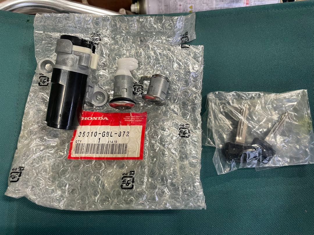 超希少部品　純正キーセット　ライブディオ　中期　後期