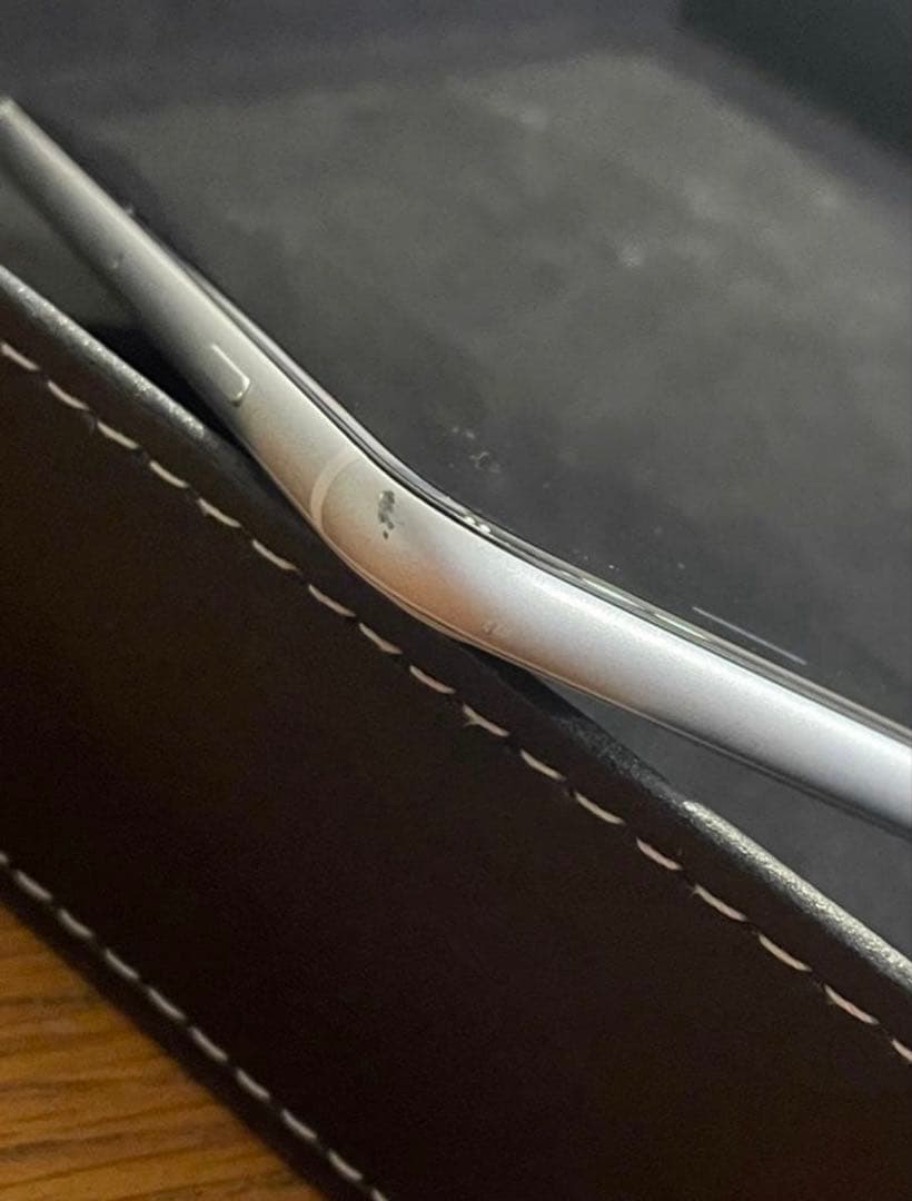 【ハル】iPhone SE (第2世代) ホワイト 64GB