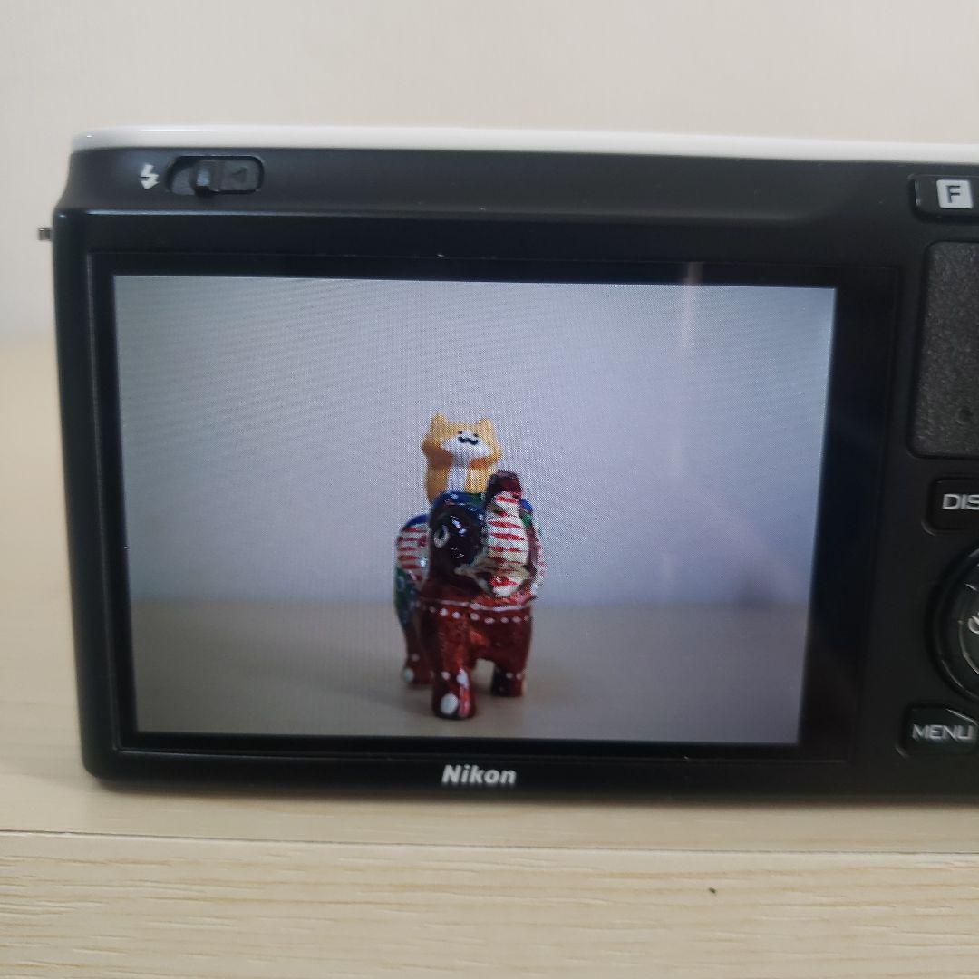 ★美品　Nikon1 J1　ミラーレス一眼カメラ　標準ズームレンズ　ホワイト