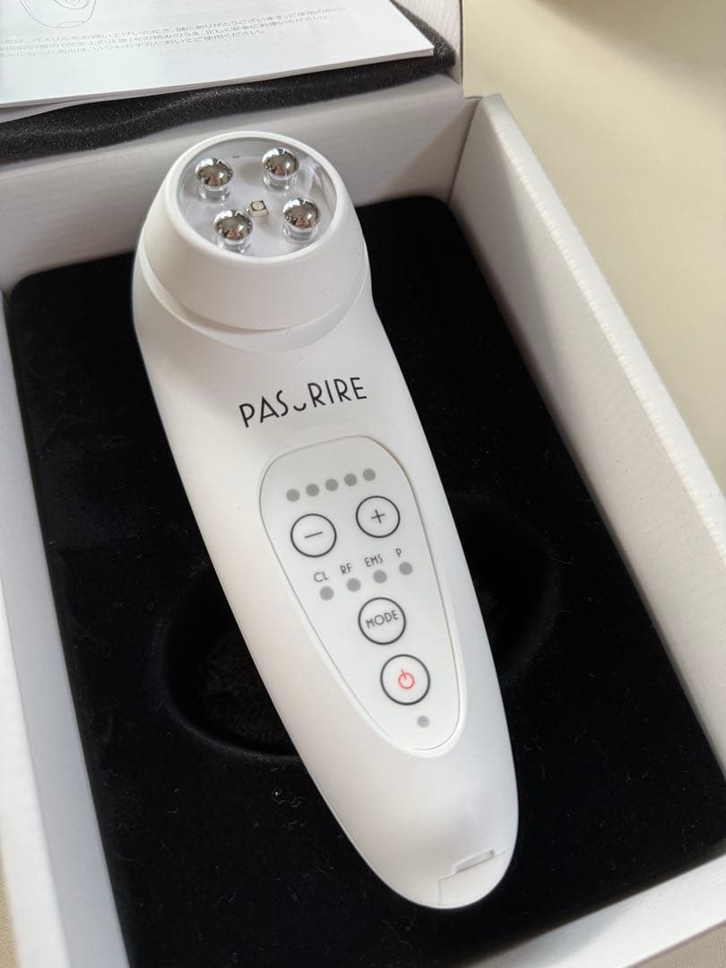 パスリル　美顔器/ジェルとクレンジングウォーター付き