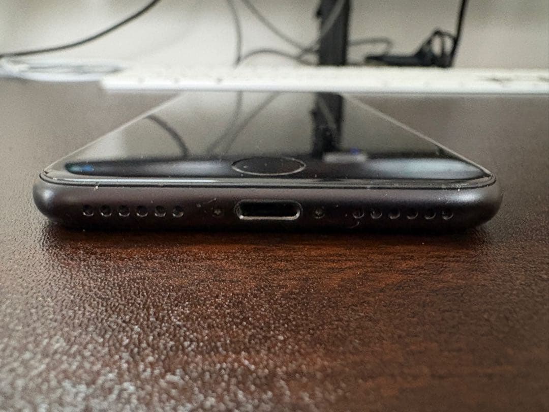 Apple iPhone SE2 ブラック 128GB 本体 注意事項あり