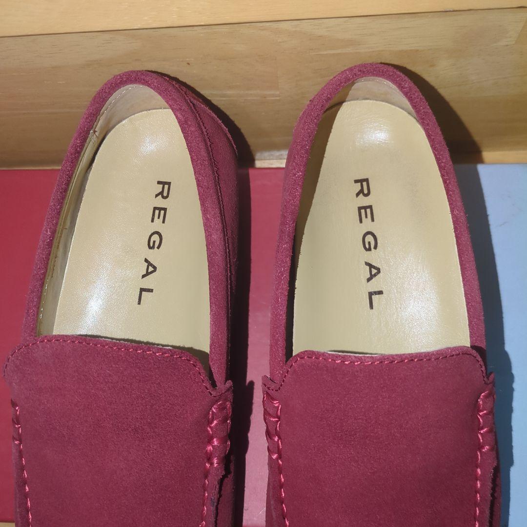 REGALのスエードドライビングシューズと同色のUCCELLOのベルト