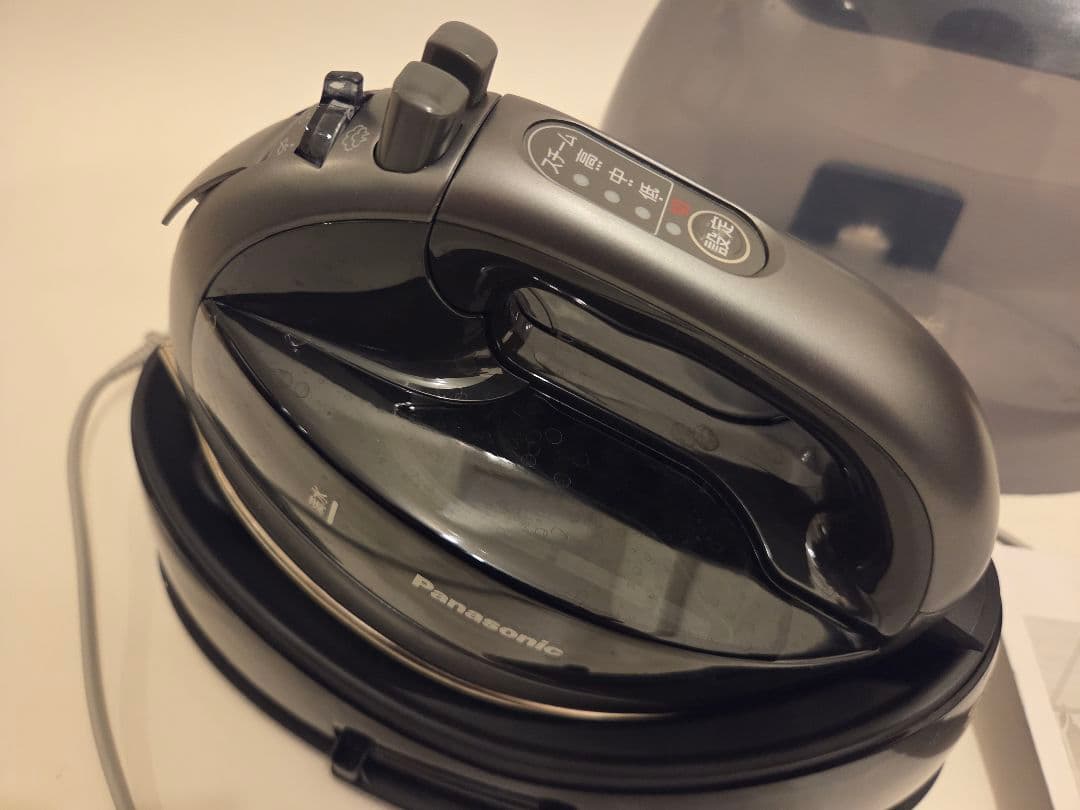 Panasonic コードレスアイロン NI-WL707-H