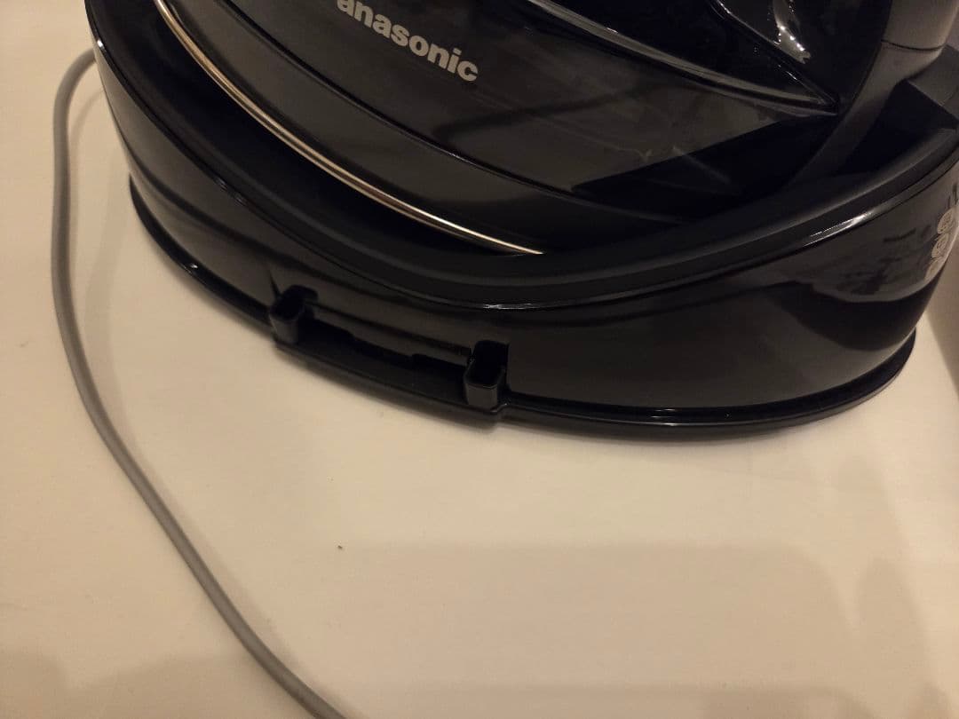 Panasonic コードレスアイロン NI-WL707-H