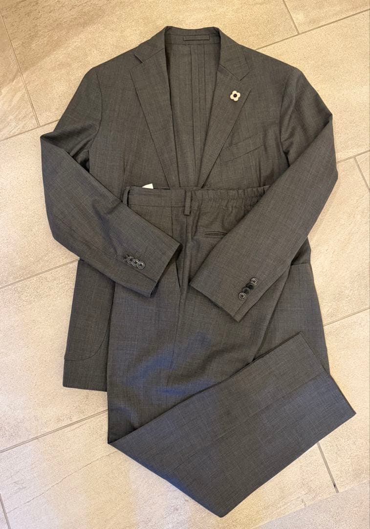 LARDINI トラベルパッカブル　グレー スーツ　セットアップ　収納ケース付き