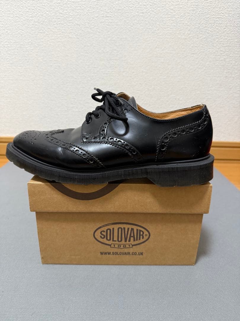 週末価格　ソロヴェアー ブローグ ウイングチップ　ドクターマーチン 外羽根