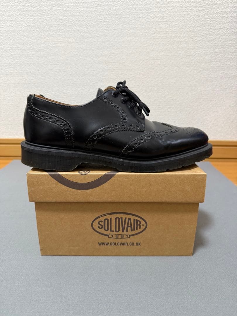 週末価格　ソロヴェアー ブローグ ウイングチップ　ドクターマーチン 外羽根