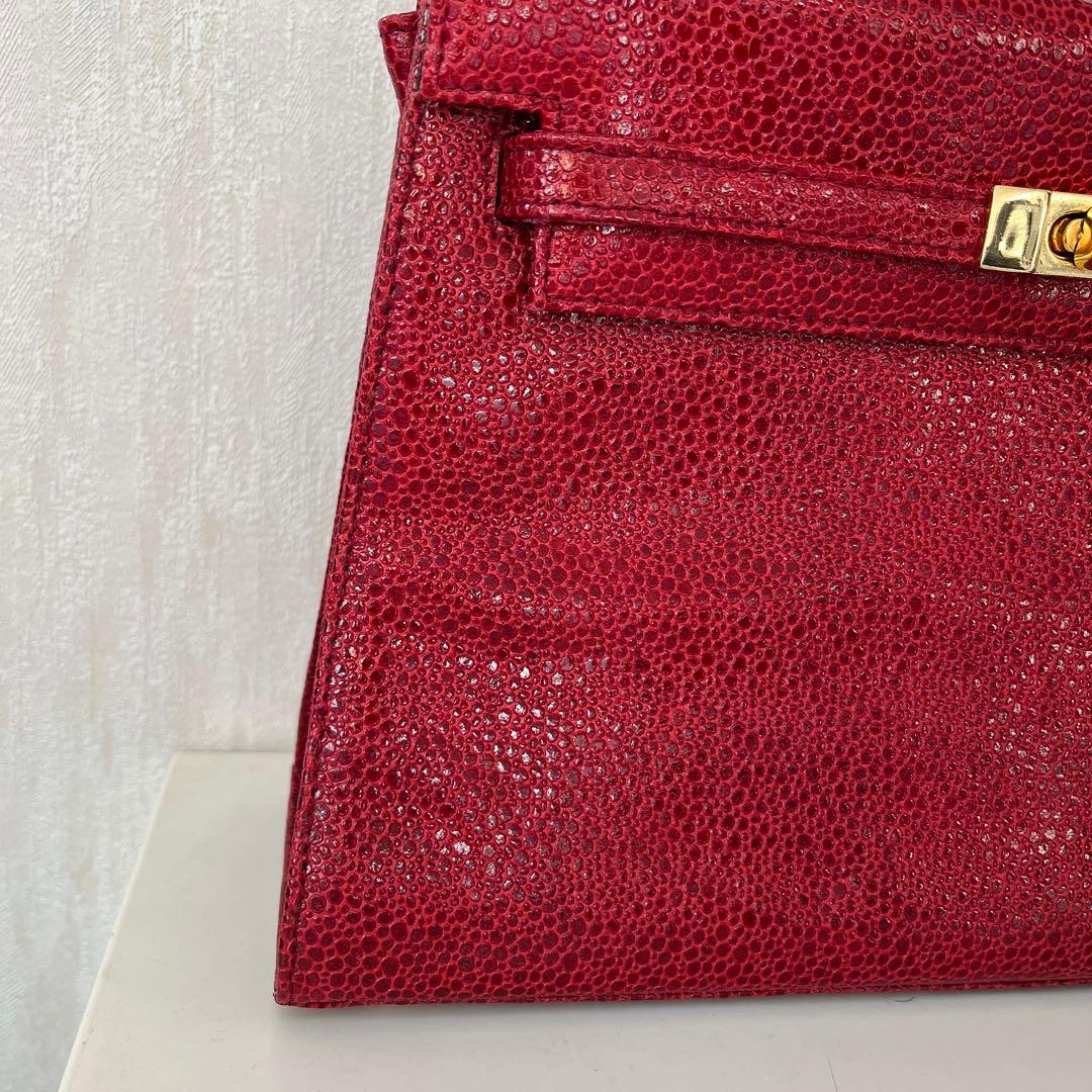 イタリア　レザー　ハンドバッグ　金具付き　ワンハンドル　ハイクラス　高級　本革