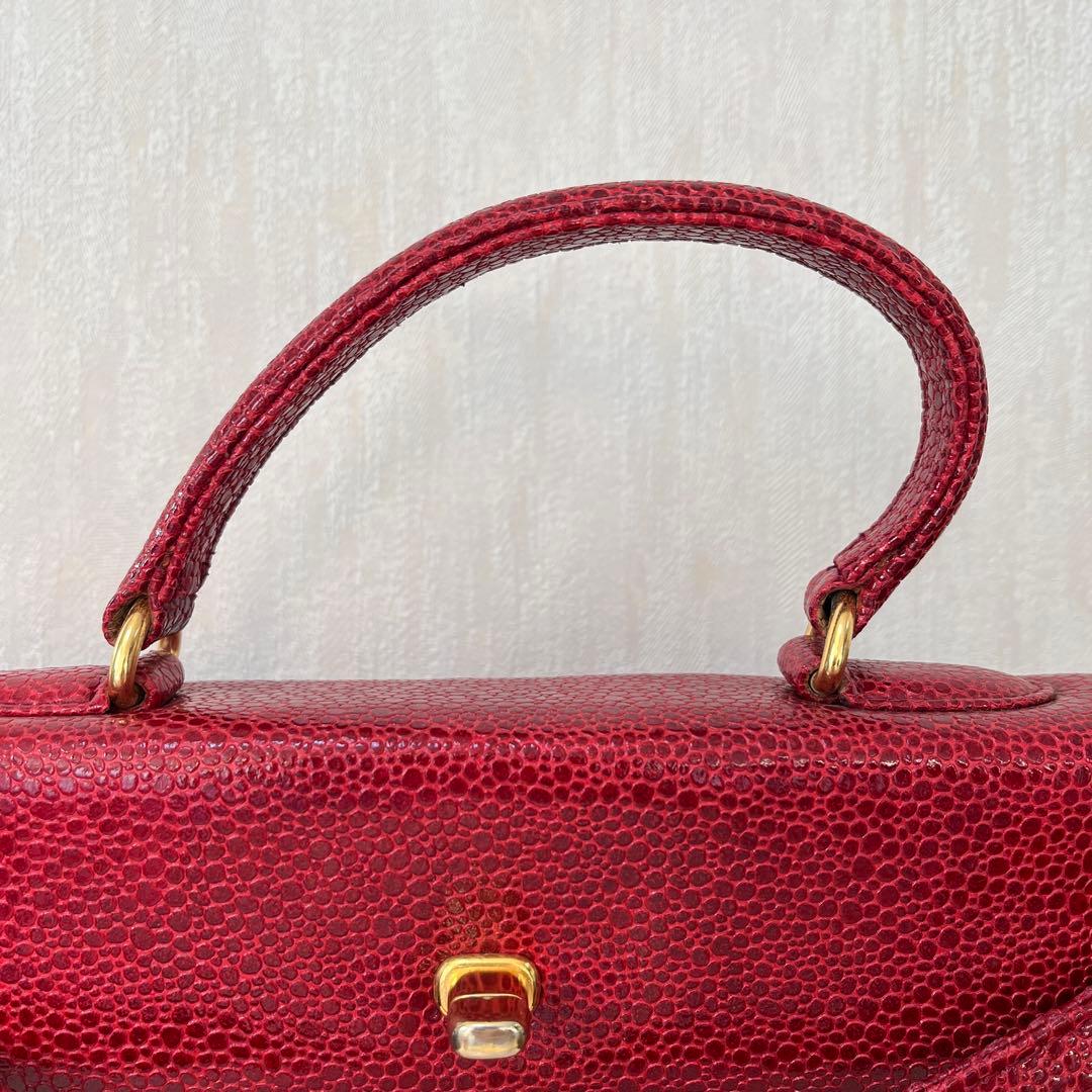 イタリア　レザー　ハンドバッグ　金具付き　ワンハンドル　ハイクラス　高級　本革