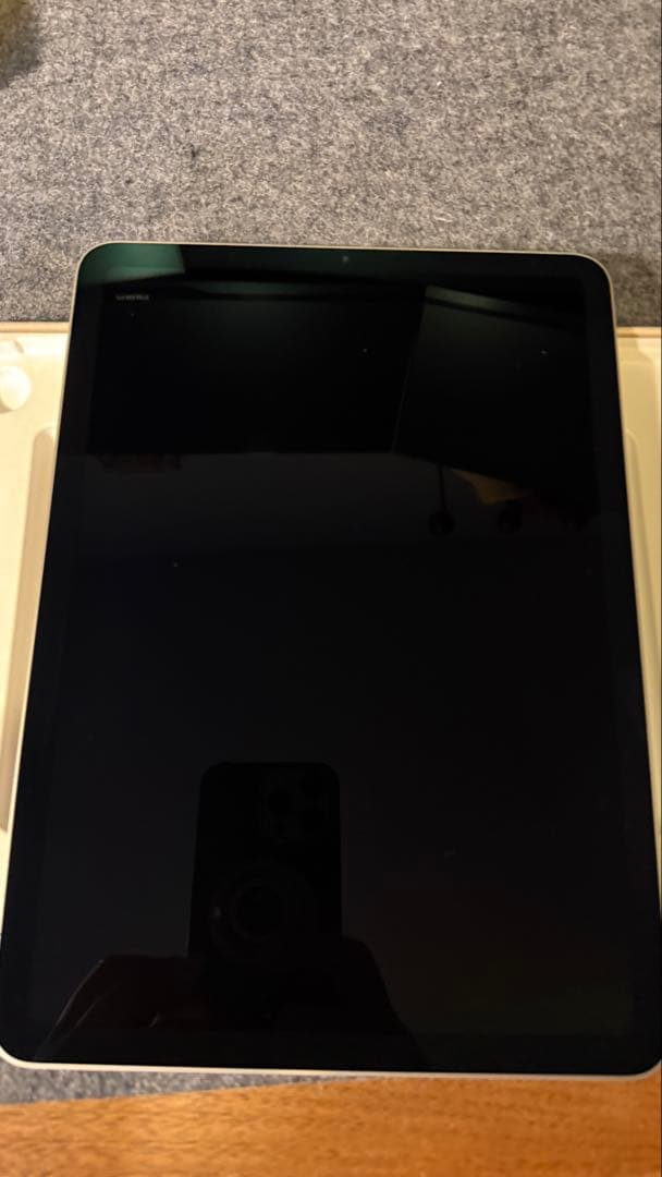 Apple iPad Air 第5世代 スターライト　ジャンク