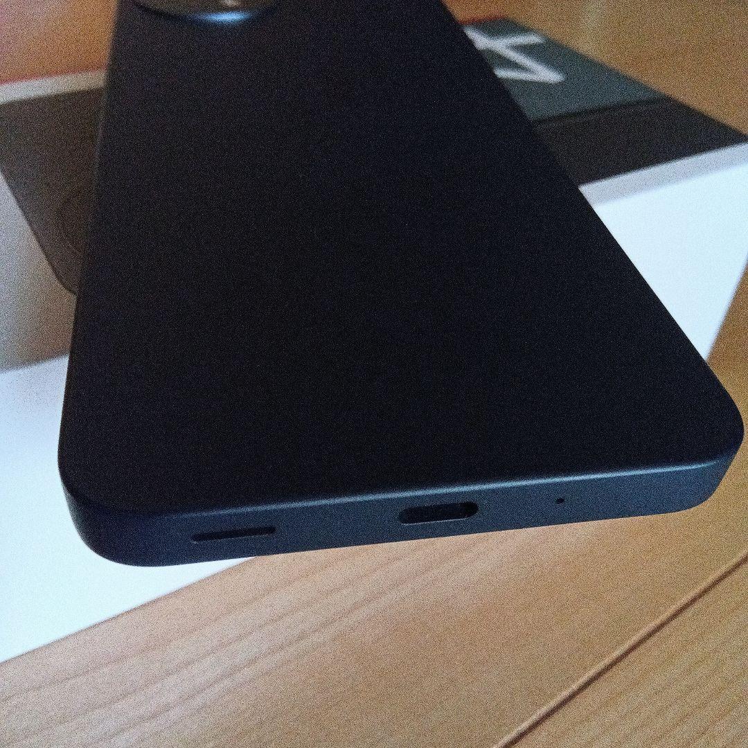 AQUOS wish 4 ブラック 待受 · 未使用に近い、箱付き送料込!!