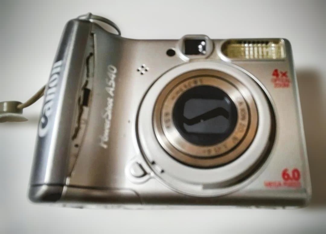 Canon PowerShot A540 デジタルカメラ、広角レンズ、電池付き